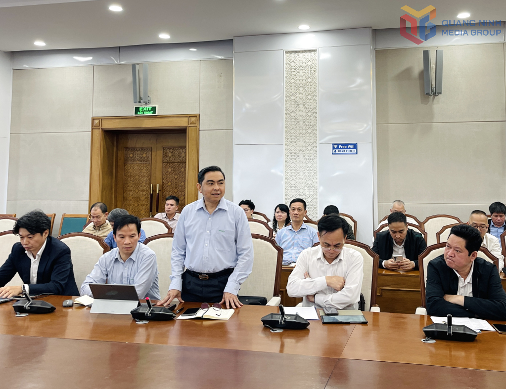 Đại diện KCN S&ocirc;ng Khoai ph&aacute;t biểu &yacute; kiến tại cuộc họp