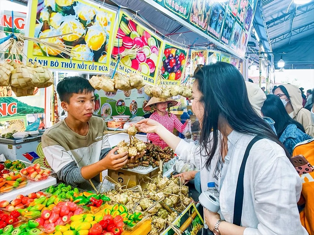 Cần Thơ: Gặp gỡ doanh nghiệp du lịch, chuẩn bị cho Lễ hội Bánh dân gian Nam Bộ 2026