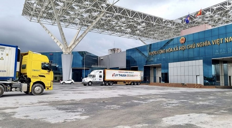 Quảng Ninh thí điểm thông quan cuối tuần tại cửa khẩu quốc tế Móng Cái