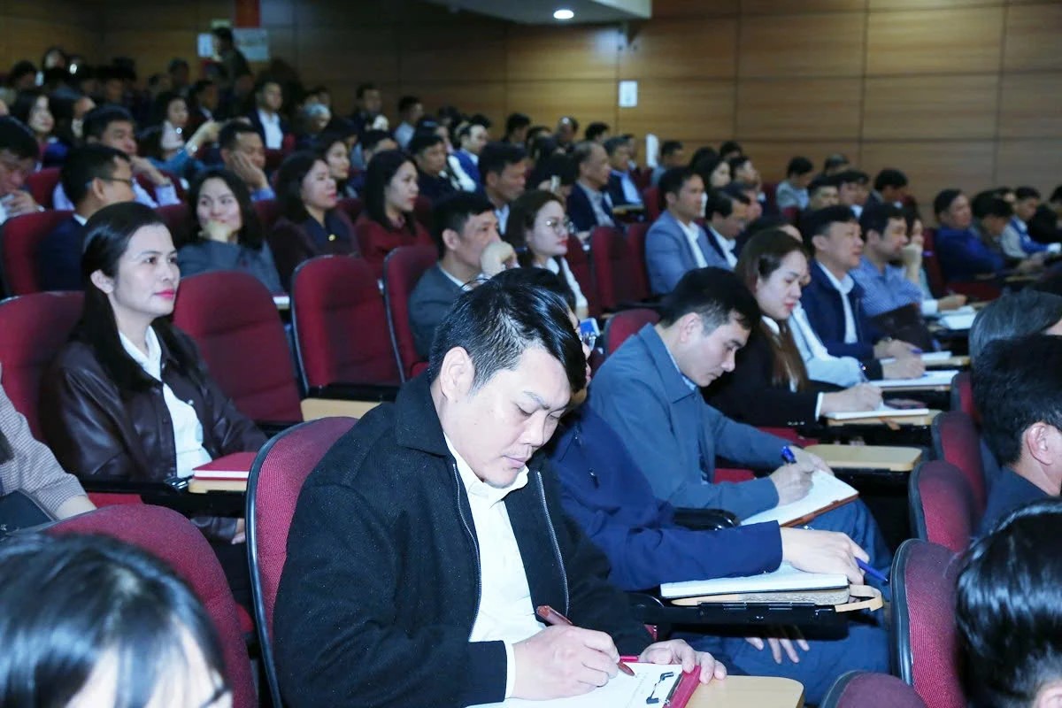 C&aacute;c đại biểu tham dự hội nghị