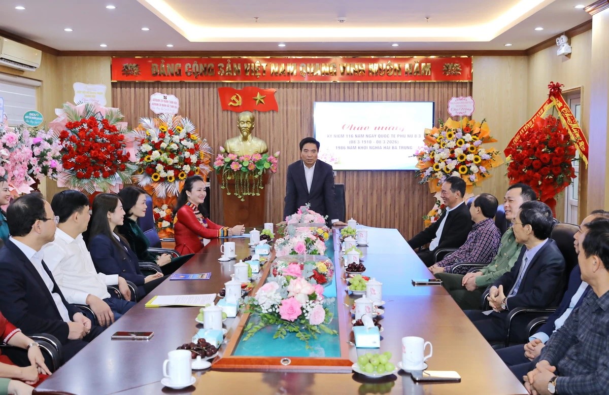 B&iacute; thư Tỉnh ủy Nguyễn Do&atilde;n Anh ph&aacute;t biểu ch&uacute;c mừng Ng&agrave;y Quốc tế Phụ nữ.