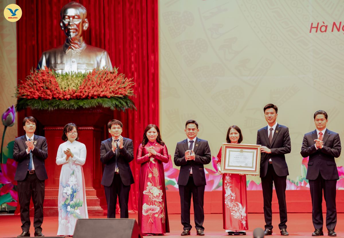 MEDLATEC nhận Huân chương Lao động hạng Nhì sau 30 năm phát triển, tặng 3.000 xét nghiệm di truyền trị giá 8,1 tỷ đồng