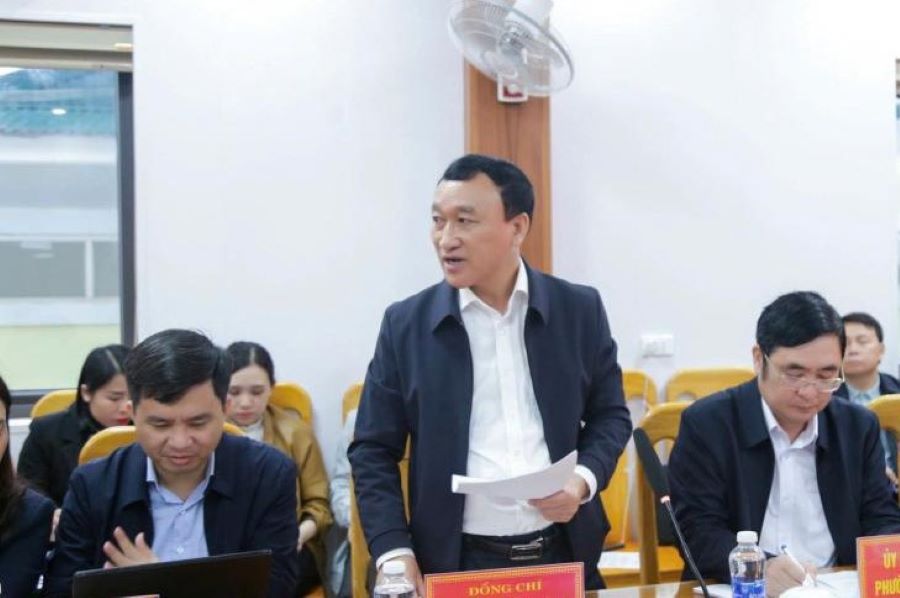 L&atilde;nh đạo Phường Vũng &Aacute;ng b&aacute;o c&aacute;o c&ocirc;ng t&aacute;c chuẩn bị bầu cử