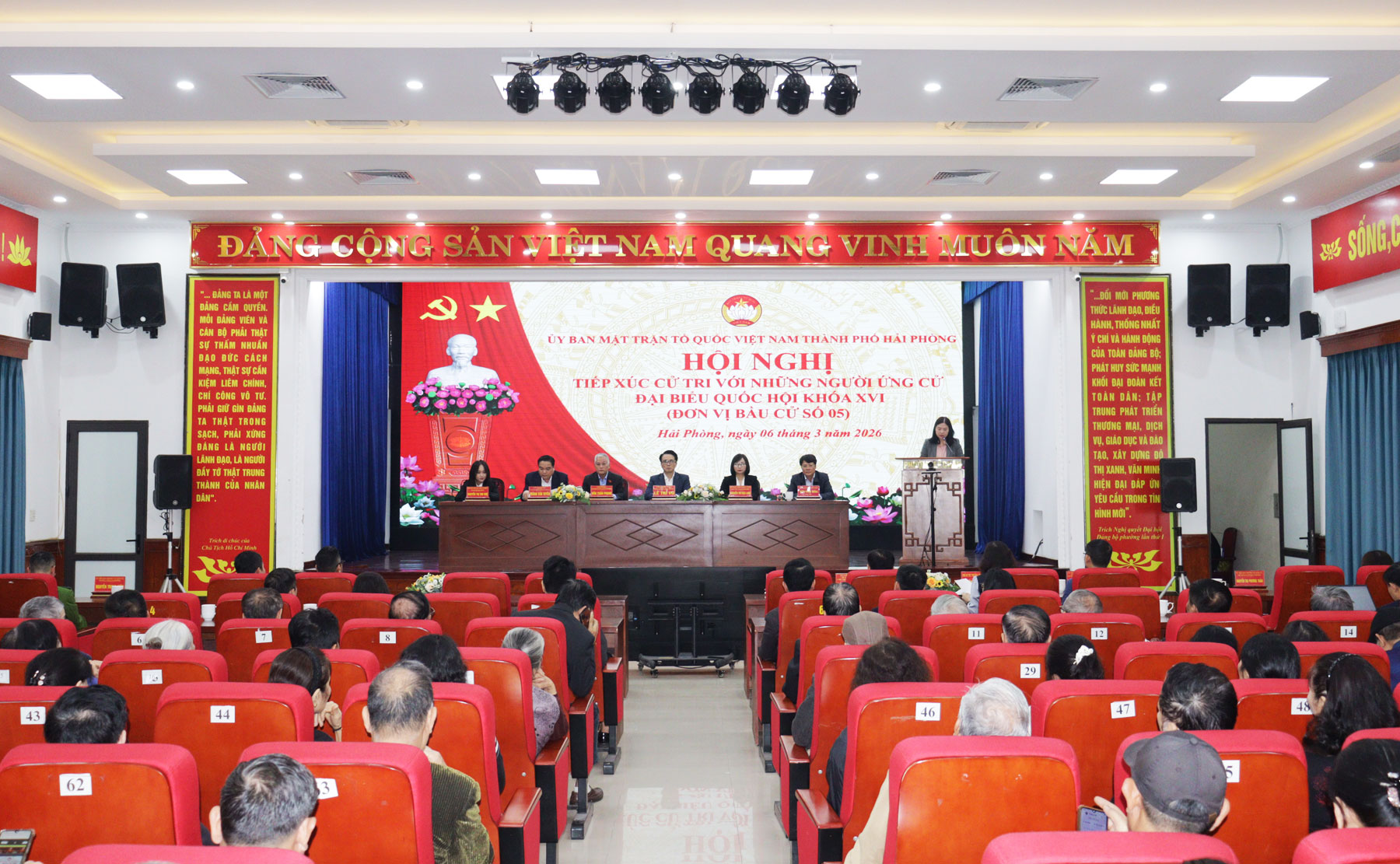 Quang cảnh Hội nghị tiếp x&uacute;c.