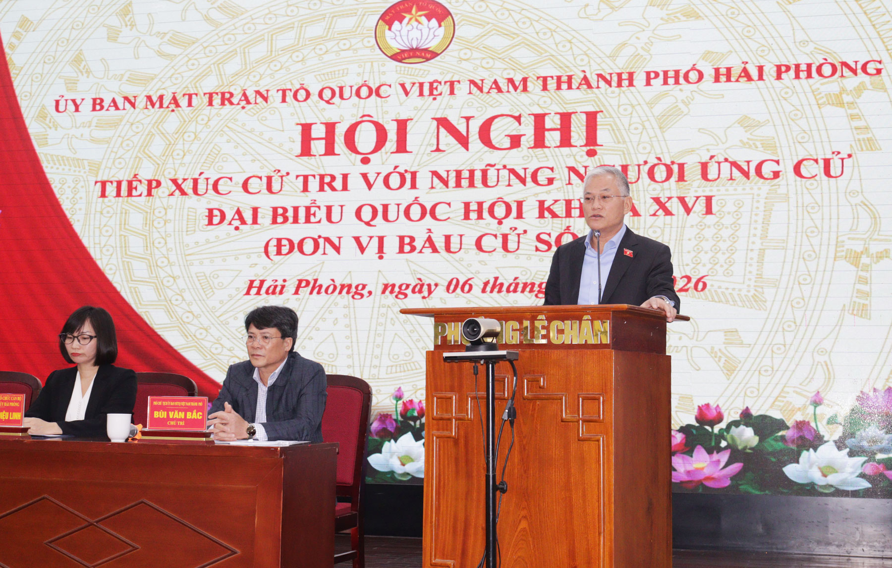 &Ocirc;ng Đ&ocirc;n Tuấn Phong, Ủy vi&ecirc;n Ban Thường vụ Đảng ủy, Ph&oacute; Chủ nhiệm Ủy ban Quốc ph&ograve;ng, An ninh v&agrave; Đối ngoại của Quốc hội tr&igrave;nh b&agrave;y Chương tr&igrave;nh h&agrave;nh động.