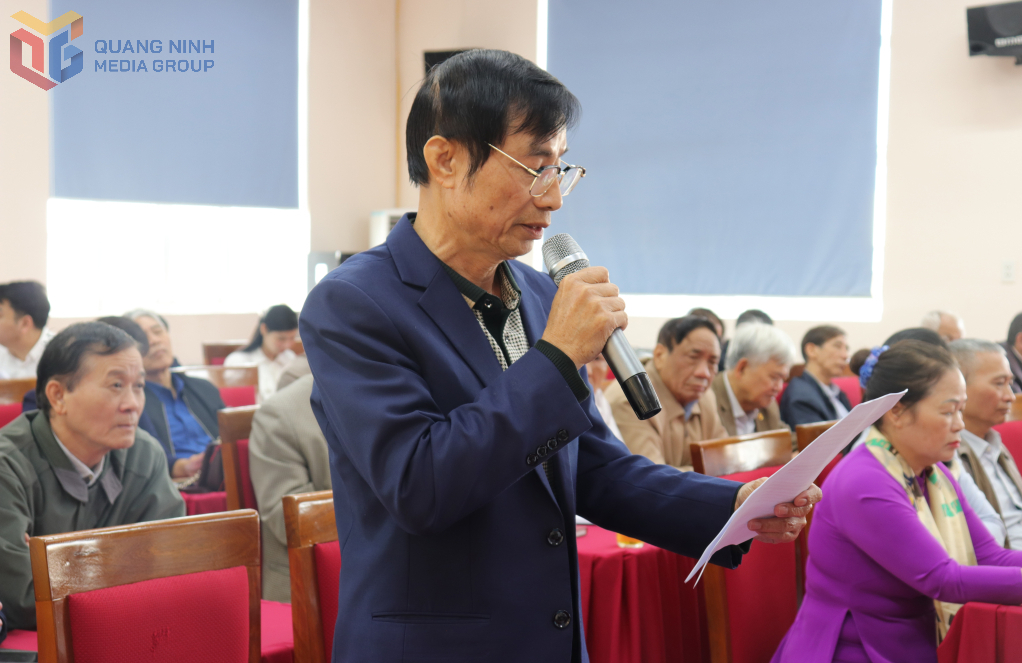 Cử tri phường Hạ Long ph&aacute;t biểu &yacute; kiến tại hội nghị