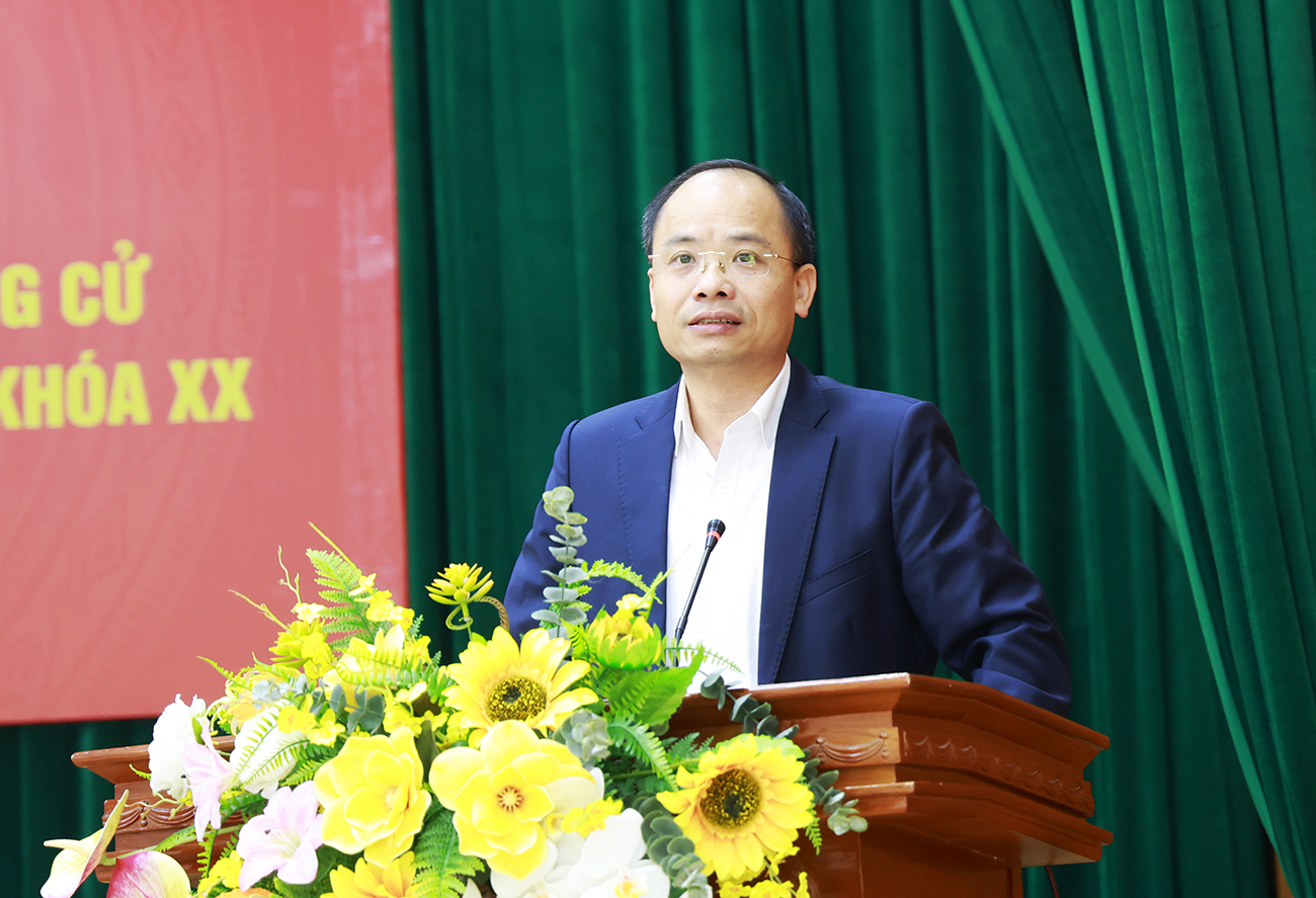 Ứng cử vi&ecirc;n đại biểu HĐND tỉnh Bắc Ninh kh&oacute;a XX, nhiệm kỳ 2026 - 2031 Đặng Đ&igrave;nh Hoan, B&iacute; thư Đảng ủy, Chủ tịch HĐND phường Bắc Giang tr&igrave;nh b&agrave;y chương tr&igrave;nh h&agrave;nh động tại hội nghị tiếp x&uacute;c