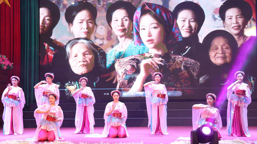 Tiết mục văn nghệ tạ chương tr&igrave;nh.