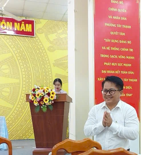 Ứng cử vi&ecirc;n KIM RON THA tại buổi tiếp x&uacute;c cử tri nơi ứng cử