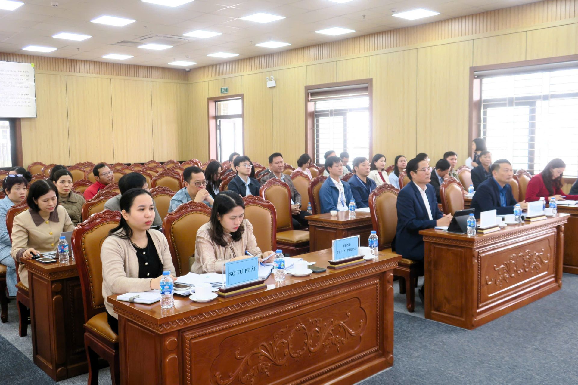 Đại biểu tham dự Hội nghị.