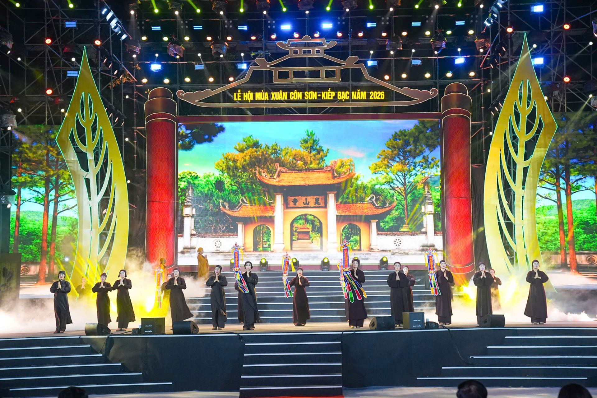 Những gi&aacute; trị tư tưởng, đạo l&yacute; tốt đẹp của Phật gi&aacute;o Tr&uacute;c L&acirc;m được thể hiện trong chương tr&igrave;nh nghệ thuật.