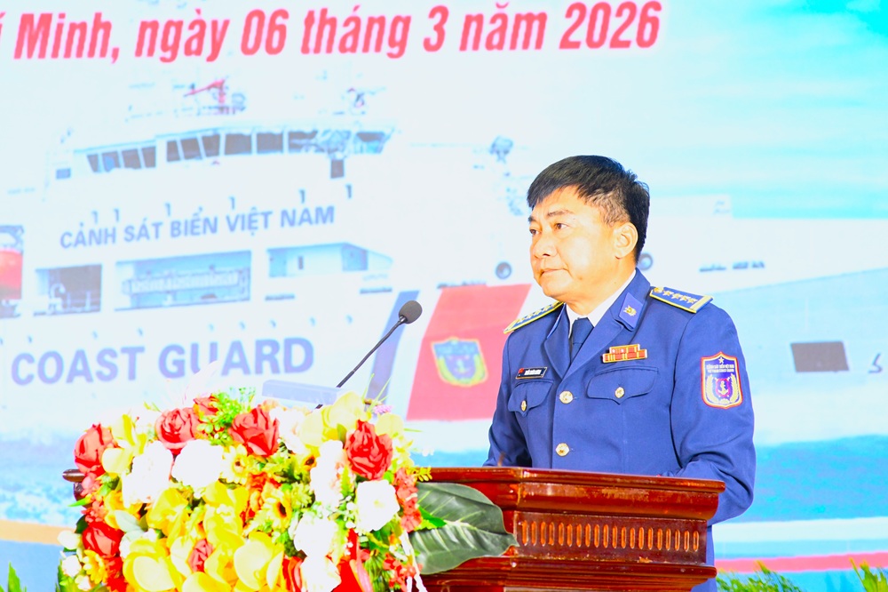 Đại t&aacute; Trần Xu&acirc;n Lương, Tư lệnh V&ugrave;ng Cảnh s&aacute;t biển 3 tr&igrave;nh b&agrave;y diễn văn kỷ niệm