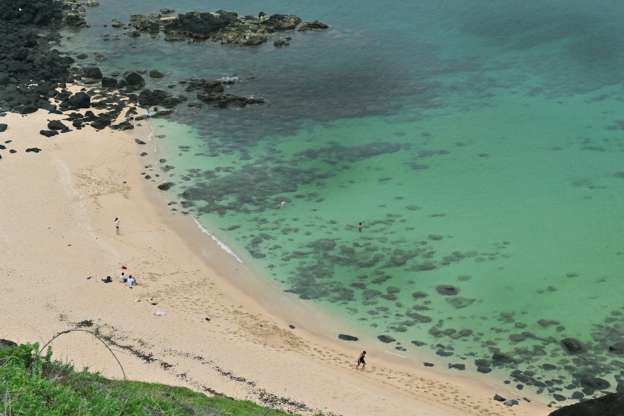 To&agrave;n cảnh b&atilde;i c&aacute;t nhỏ G&agrave;nh Hang