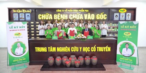 DSCC Vũ Thị Phương k&yacute; kết hợp t&aacute;c chuy&ecirc;n gia, hội đồng khoa học, y khoa dược khoa tại Trung t&acirc;m nghi&ecirc;n cứu YHCT PQA.