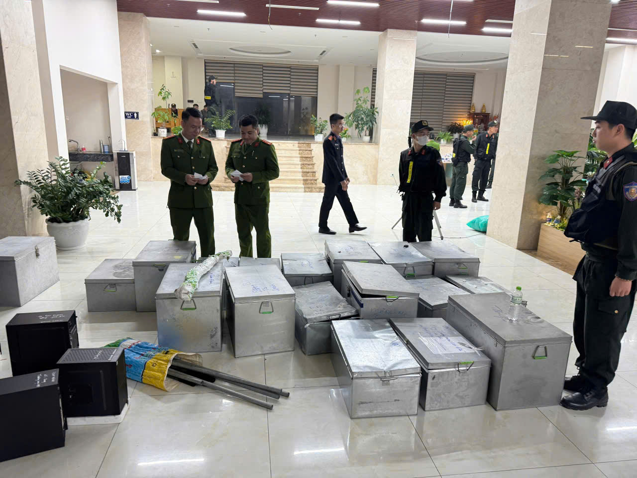 Quảng Ninh: Đột kích Công ty Quan Minh, bắt giam Giám đốc Cường "cát" cùng dàn nhân viên cộm cán