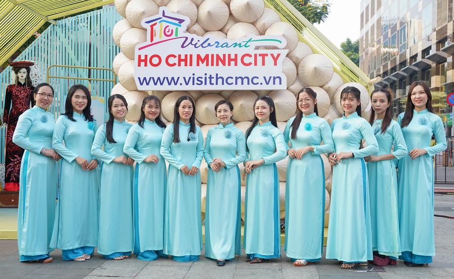 Sự kiện kh&ocirc;ng chỉ nhằm t&ocirc;n vinh vẻ đẹp &aacute;o d&agrave;i &ndash; di sản văn h&oacute;a Việt Nam, m&agrave; c&ograve;n l&agrave; biểu tượng của sự gắn kết, l&ograve;ng tự h&agrave;o d&acirc;n tộc, tinh thần hội nhập v&agrave; ph&aacute;t triển