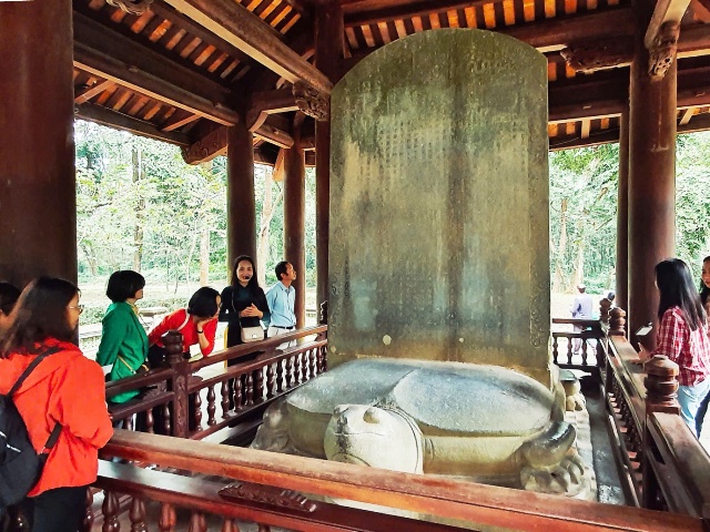 Bia Vĩnh Lăng Lam Kinh (một trong 5 tấm bia cổ) được l&agrave;m v&agrave;o thời L&ecirc; Sơ, năm Thuận Thi&ecirc;n thứ 6 (năm 1433), đ&atilde; được Thủ tướng Ch&iacute;nh phủ c&ocirc;ng nhận l&agrave; Bảo vật quốc gia.