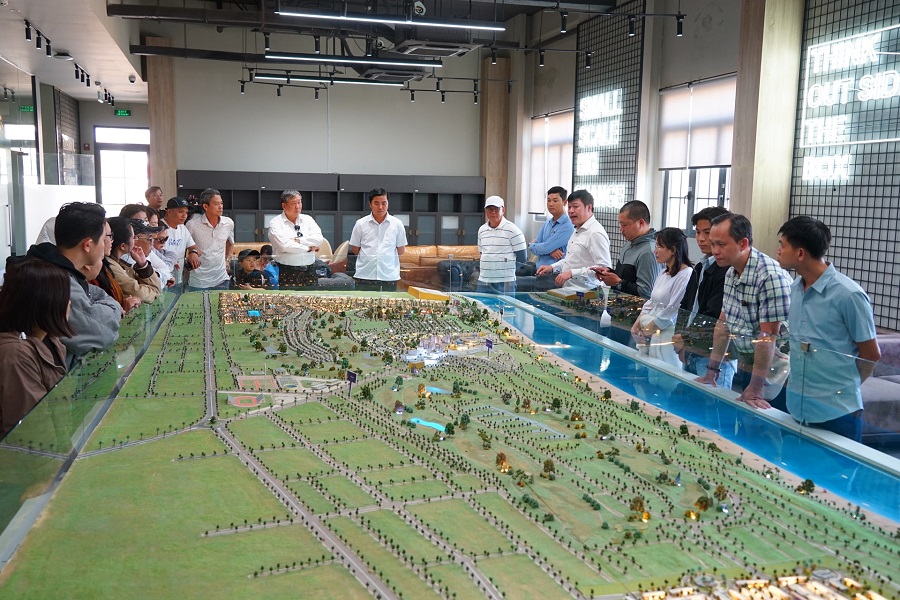 Đo&agrave;n khảo s&aacute;t khu phức hợp giải tr&iacute; NovaWorld Phan Thiết