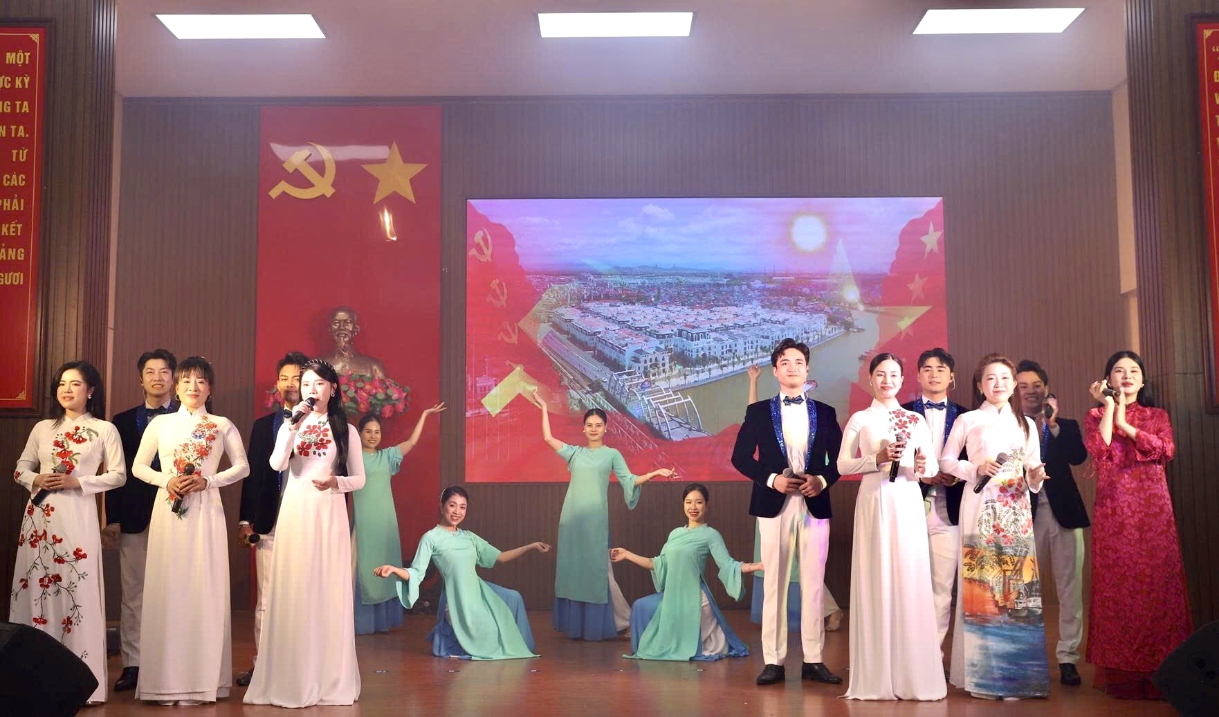 Phường Hồng An tổ chức Chương trình nghệ thuật chào mừng bầu cử đại biểu Quốc hội khóa XVI