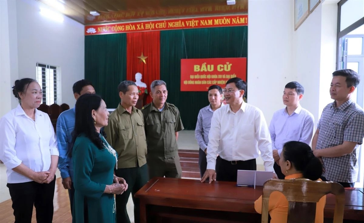 Ph&oacute; Chủ tịch Thường trực UBND tỉnh Mai Xu&acirc;n Li&ecirc;m ghi nhận v&agrave; đ&aacute;nh gi&aacute; cao sự chủ động, t&iacute;ch cực của cấp ủy, ch&iacute;nh quyền c&aacute;c địa phương trong triển khai c&aacute;c nhiệm vụ chuẩn bị cho cuộc bầu cử.