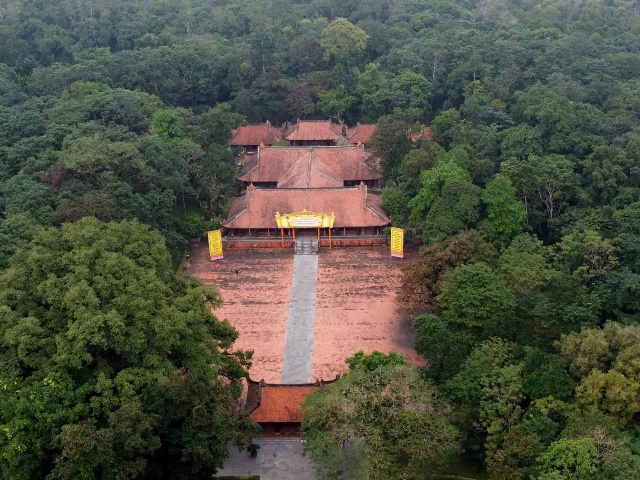 Quần thể di t&iacute;ch đặc biệt Lam Kinh nh&igrave;n từ tr&ecirc;n cao.