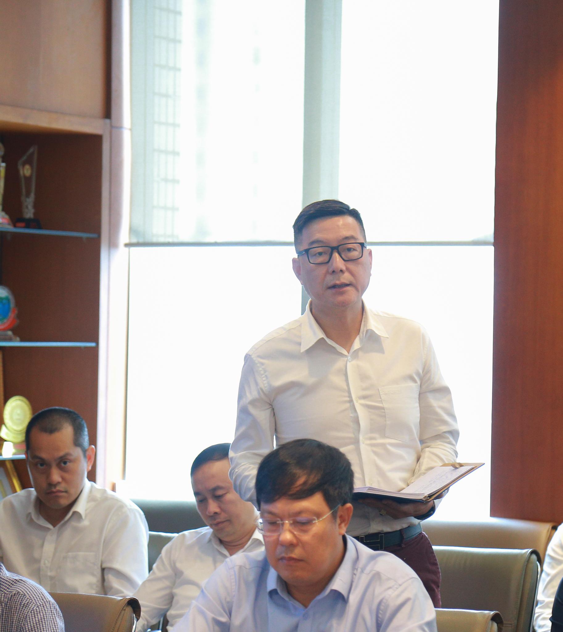 Ông Nguyễn Quốc Huy - Giám đốc Ban Truyền thông Tổng công ty phát biểu tại cuộc họp. Ông Nguyễn Quốc Huy - Giám đốc Ban Truyền thông Tổng công ty phát biểu tại cuộc họp.