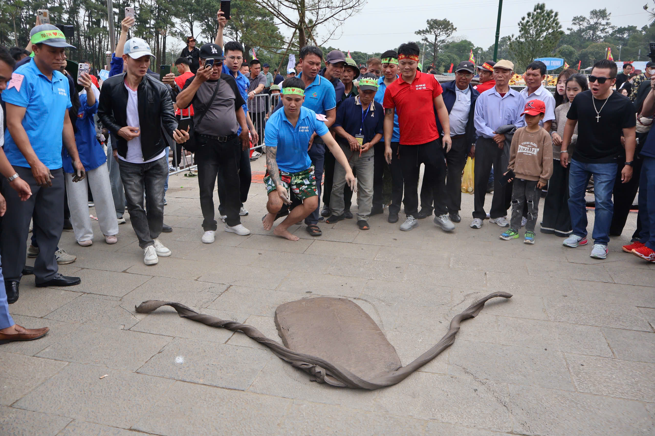 Rộn ràng Liên hoan Pháo đất tại Lễ hội mùa xuân Côn Sơn - Kiếp Bạc năm 2026