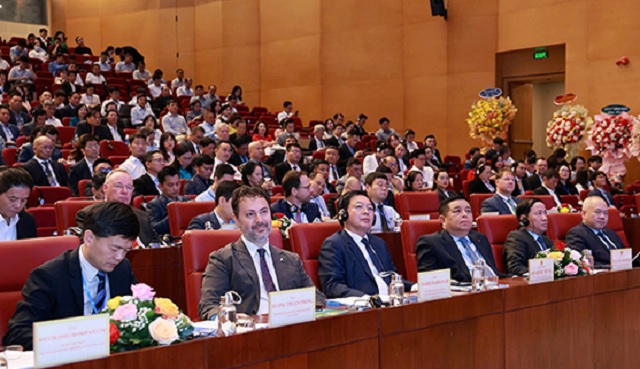 Đại biểu lãnh đạo, quan khách và các nhà đầu tư nước ngoài dự Hội nghị XTĐT tỉnh Bình Định năm 2025. Ảnh: VH Đại biểu lãnh đạo, quan khách và các nhà đầu tư nước ngoài dự Hội nghị XTĐT tỉnh Bình Định năm 2025. Ảnh: VH