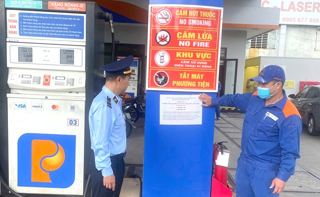 TP. Đ&agrave; Nẵng c&ocirc;ng bố đường d&acirc;y n&oacute;ng tại hơn 260 c&acirc;y xăng, khuyến c&aacute;o kh&ocirc;ng t&iacute;ch trữ xăng dầu.