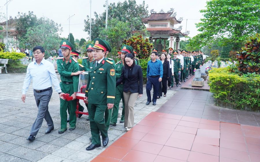 Quảng Trị: Lễ viếng, truy điệu và an táng hài cốt liệt sĩ tìm thấy ở xã Cam Lộ
