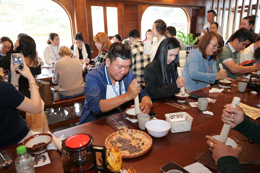 Trải nghiệm l&agrave;m chocolate thủ c&ocirc;ng