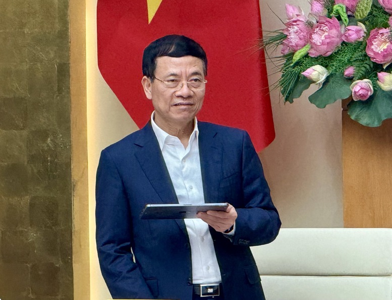 Bộ trưởng Bộ KH&CN Nguyễn Mạnh H&ugrave;ng b&aacute;o c&aacute;o tại Phi&ecirc;n họp - Ảnh: VGP/Thu Sa