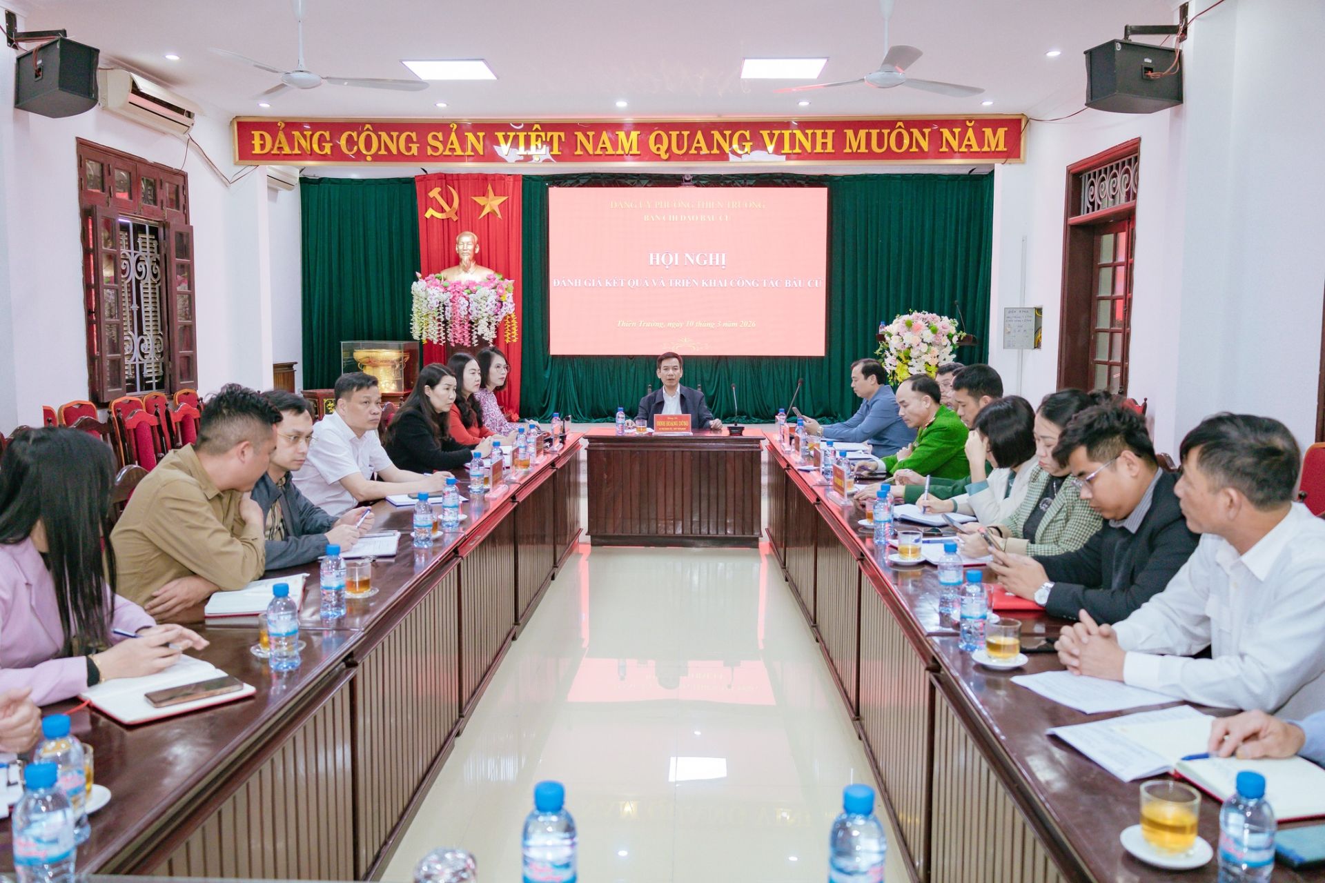 H&igrave;nh ảnh tại hội nghị.