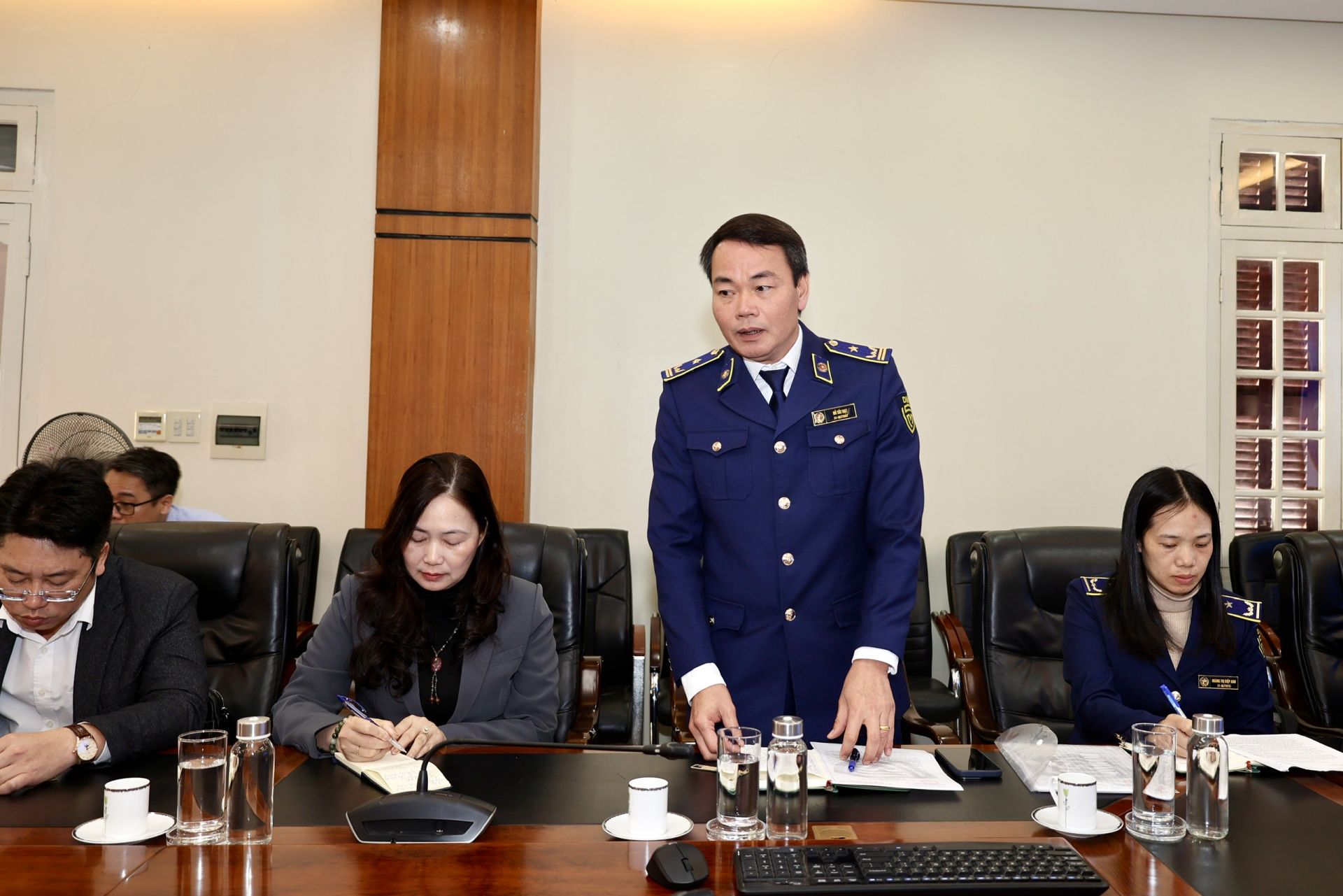 Thời gian qua, c&aacute;c cơ quan chức năng của th&agrave;nh phố đ&atilde; triển khai nhiều giải ph&aacute;p đồng bộ để bảo vệ quyền lợi người ti&ecirc;u d&ugrave;ng v&agrave; giữ vững an ninh năng lượng.