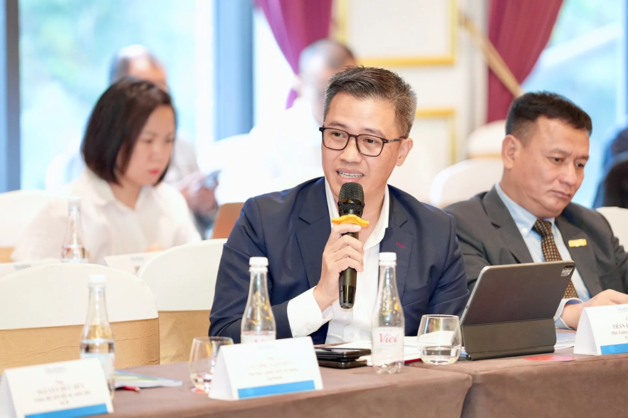 &ldquo;Từ nhiều năm qua, VietinBank đ&atilde; hợp t&aacute;c với c&aacute;c tổ chức quốc tế triển khai t&iacute;n dụng xanh. Sau khi Việt Nam cam kết hướng tới mục ti&ecirc;u NetZero v&agrave;o năm 2050 tại COP26, hoạt động t&iacute;n dụng xanh tại VietinBank ng&agrave;y c&agrave;ng được đẩy mạnh&rdquo; - Chia sẻ của &ocirc;ng Trần Ho&agrave;i Nam, Ph&oacute; Gi&aacute;m đốc Khối KHDN VietinBank tại Hội thảo Chuyển đổi năng lượng xanh nh&igrave;n từ Nghị quyết 70 của Bộ Ch&iacute;nh trị diễn ra v&agrave;o th&aacute;ng 10/2025.