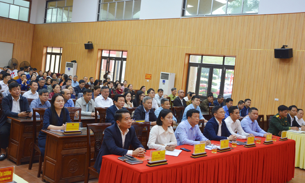 Cử tri phường Phương Liễu dự hội nghị tiếp x&uacute;c cử tri.