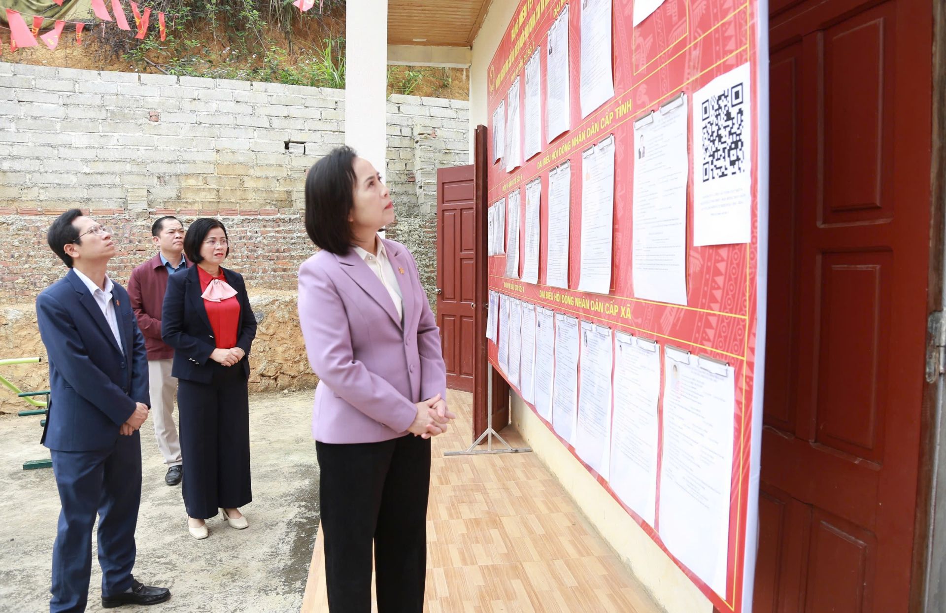 Phó Bí thư Thường trực Tỉnh ủy Lạng Sơn kiểm tra công tác chuẩn bị bầu cử tại cơ sở