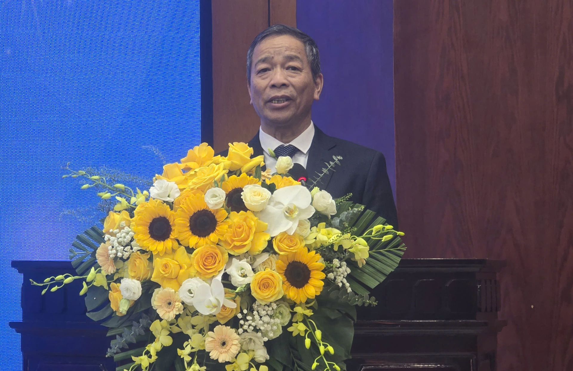 &Ocirc;ng Nguyễn Minh Tuấn Tổng Bi&ecirc;n Tạp ch&iacute;