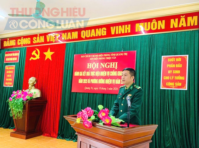 C&aacute;n bộ ph&aacute;t biểu tham luận tại hội nghị