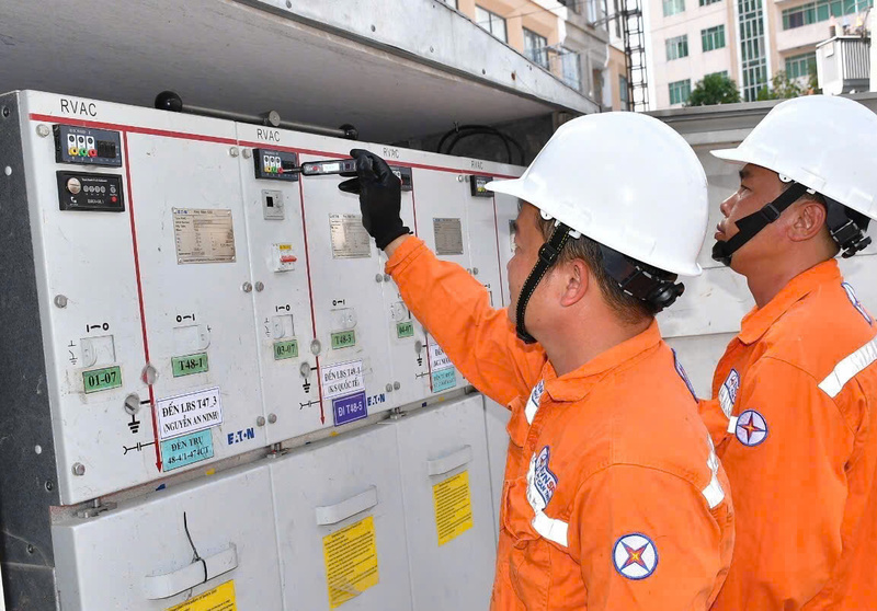 EVNSPC ch&uacute; trọng đảm bảo điện phục vụ c&ocirc;ng t&aacute;c bầu cử tại c&aacute;c x&atilde; đảo, đặc khu, khu vực bi&ecirc;n giới,&hellip;&nbsp;tr&ecirc;n địa b&agrave;n c&aacute;c tỉnh ph&iacute;a&nbsp;Nam. Nguồn ảnh: ĐVCC