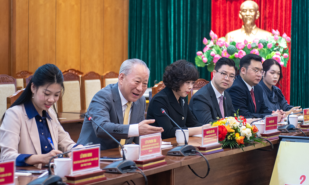 &Ocirc;ng Nghi&ecirc;m Giới H&ograve;a ph&aacute;t biểu tại lễ k&yacute; kết.