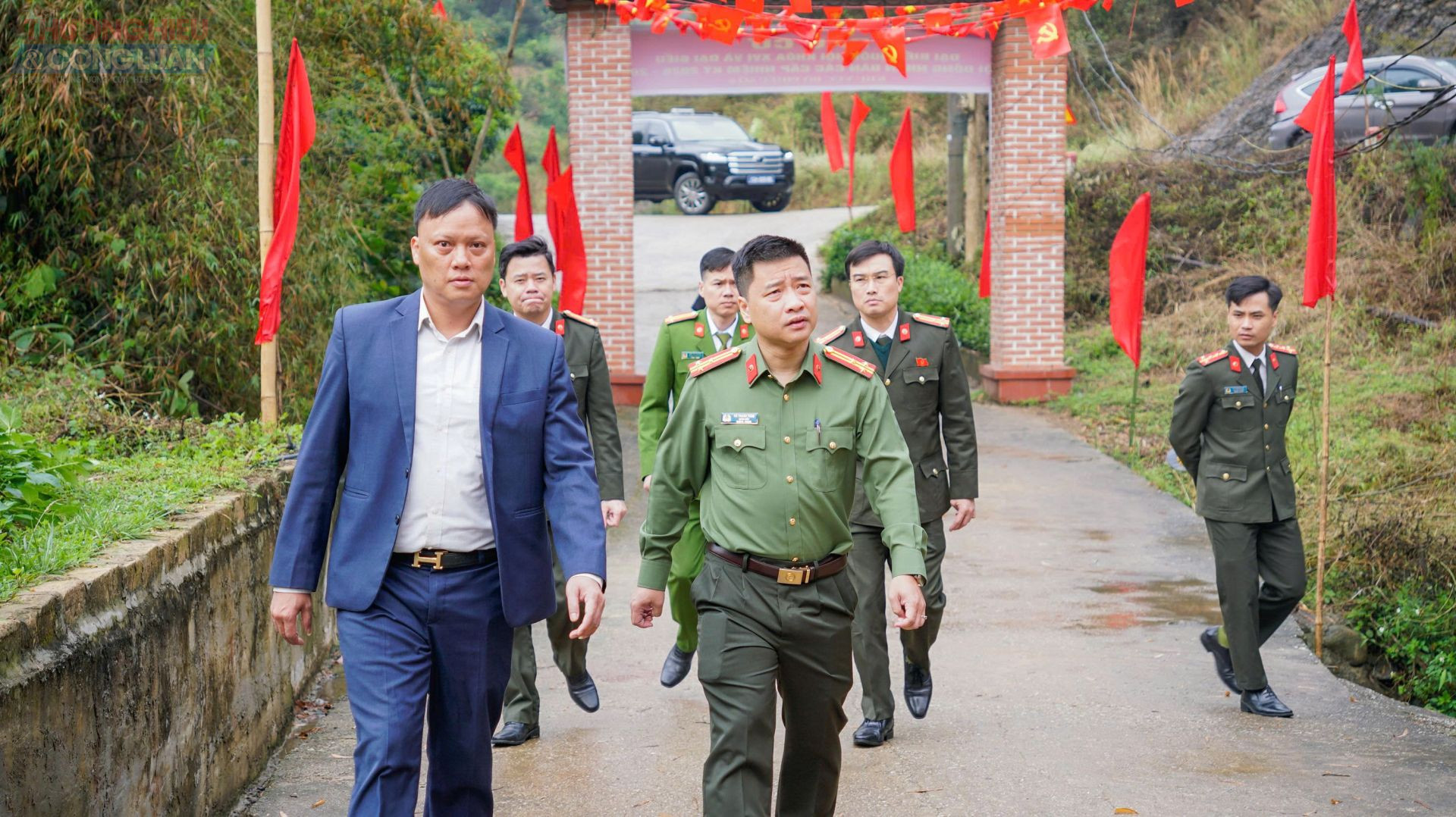 Kh&ocirc;ng chỉ ở khu vực trung t&acirc;m, tại c&aacute;c x&atilde;, phường tr&ecirc;n địa b&agrave;n tỉnh, c&ocirc;ng t&aacute;c chuẩn bị cũng được triển khai khẩn trương. C&aacute;c khu vực bỏ phiếu đang được r&agrave; so&aacute;t, trang tr&iacute; v&agrave; bố tr&iacute; đầy đủ cơ sở vật chất nhằm đảm bảo điều kiện tốt nhất cho cử tri trong ng&agrave;y bầu cử.