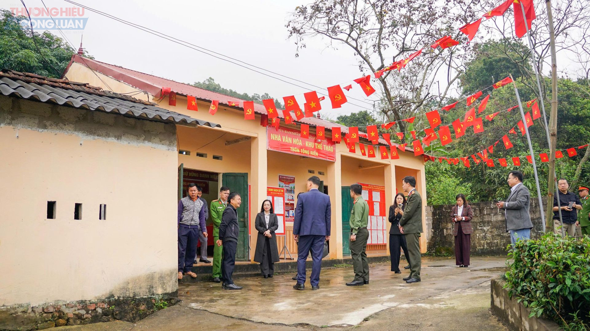 Mọi điều kiện về cơ sở vật chất, c&ocirc;ng t&aacute;c tổ chức, bảo đảm an ninh trật tự v&agrave; tuy&ecirc;n truyền đều được triển khai đầy đủ, đ&uacute;ng quy định, g&oacute;p phần để cuộc bầu cử diễn ra an to&agrave;n, đ&uacute;ng luật v&agrave; th&agrave;nh c&ocirc;ng, thực sự trở th&agrave;nh ng&agrave;y hội của to&agrave;n d&acirc;n