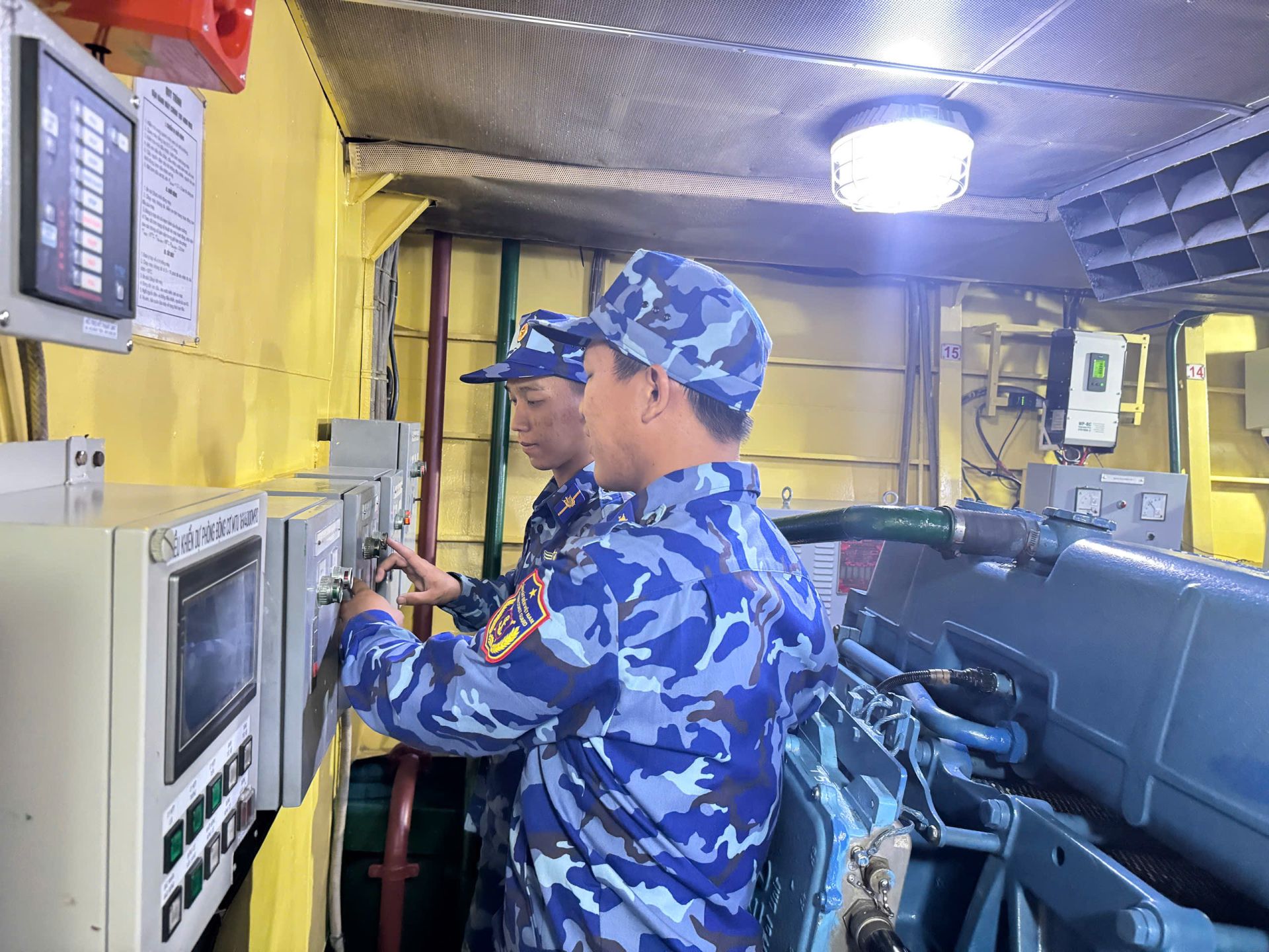 Huấn luyện sử dựng trang bị tr&ecirc;n t&agrave;u CSB