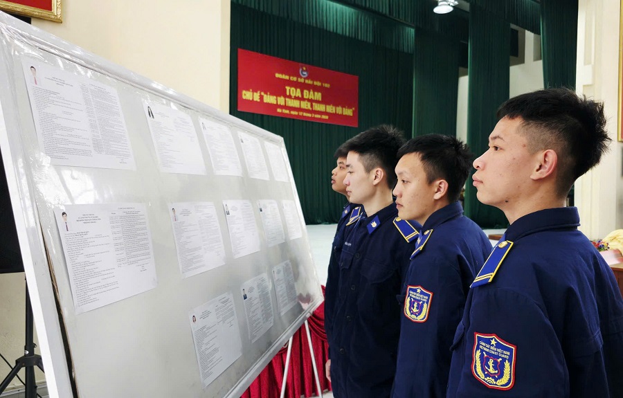 Hải đội 102 tổ chức tọa đàm “Đảng với thanh niên - Thanh niên với Đảng”