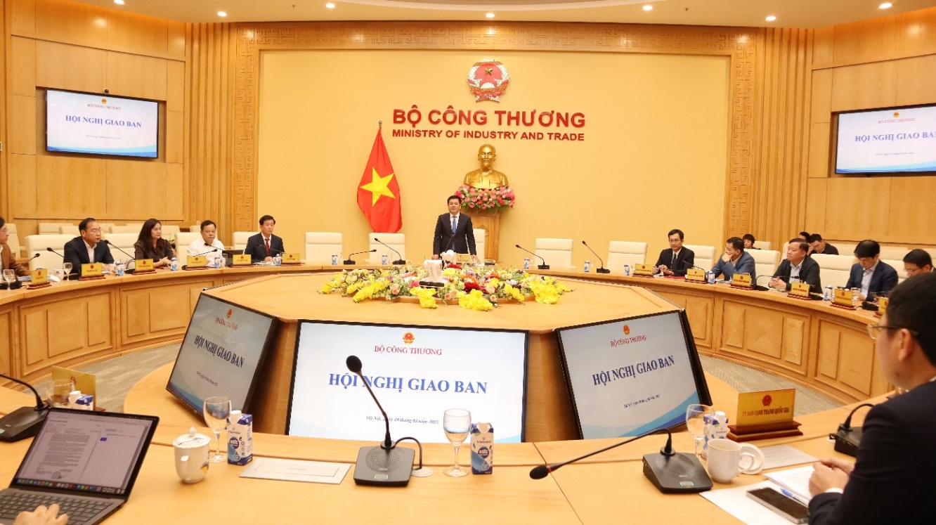 Quy định mới của Bộ Công Thương về tiêu chuẩn và nguyên tắc trong công tác cán bộ