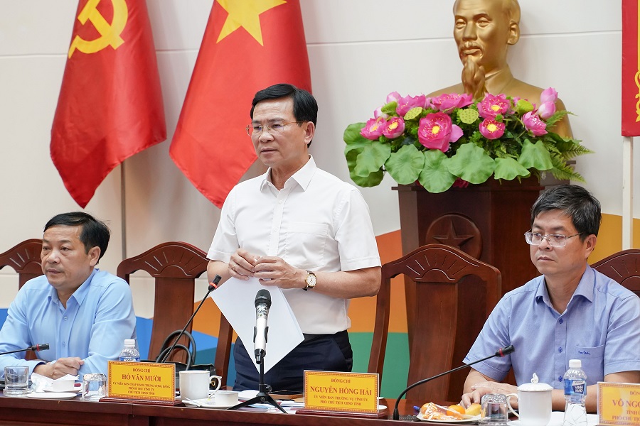 Chủ tịch UBND tỉnh Hồ Văn Mười kết luận buổi l&agrave;m việc