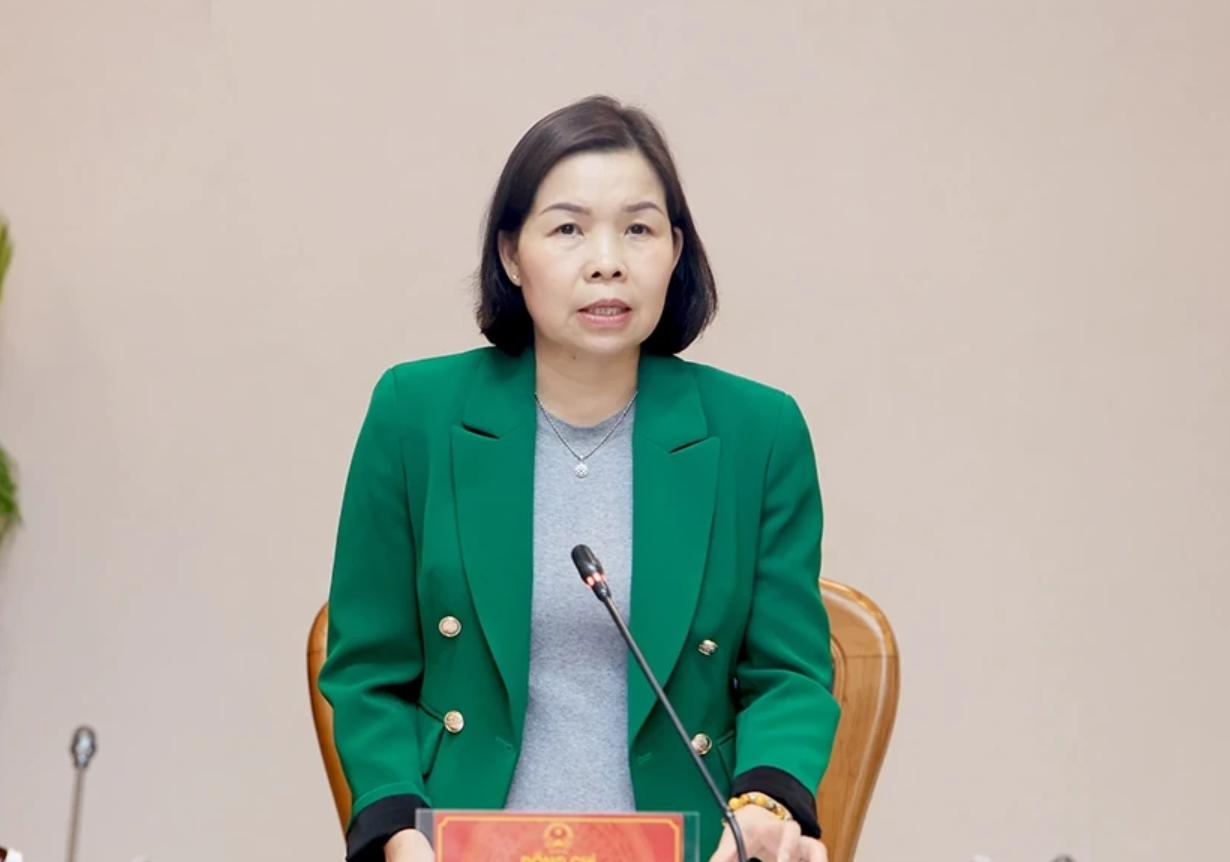 B&agrave; Ph&ugrave;ng Thị Kim Nga, Ph&oacute; Chủ tịch UBND tỉnh Ph&uacute; Thọ ph&aacute;t biểu tại Hội nghị. Ảnh: BPT