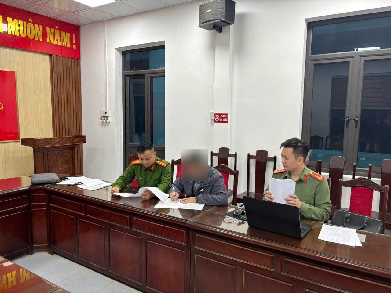 Hải Phòng xử phạt 2 trường hợp đăng tải bình luận xuyên tạc, xúc phạm lãnh đạo thành phố trên không gian mạng