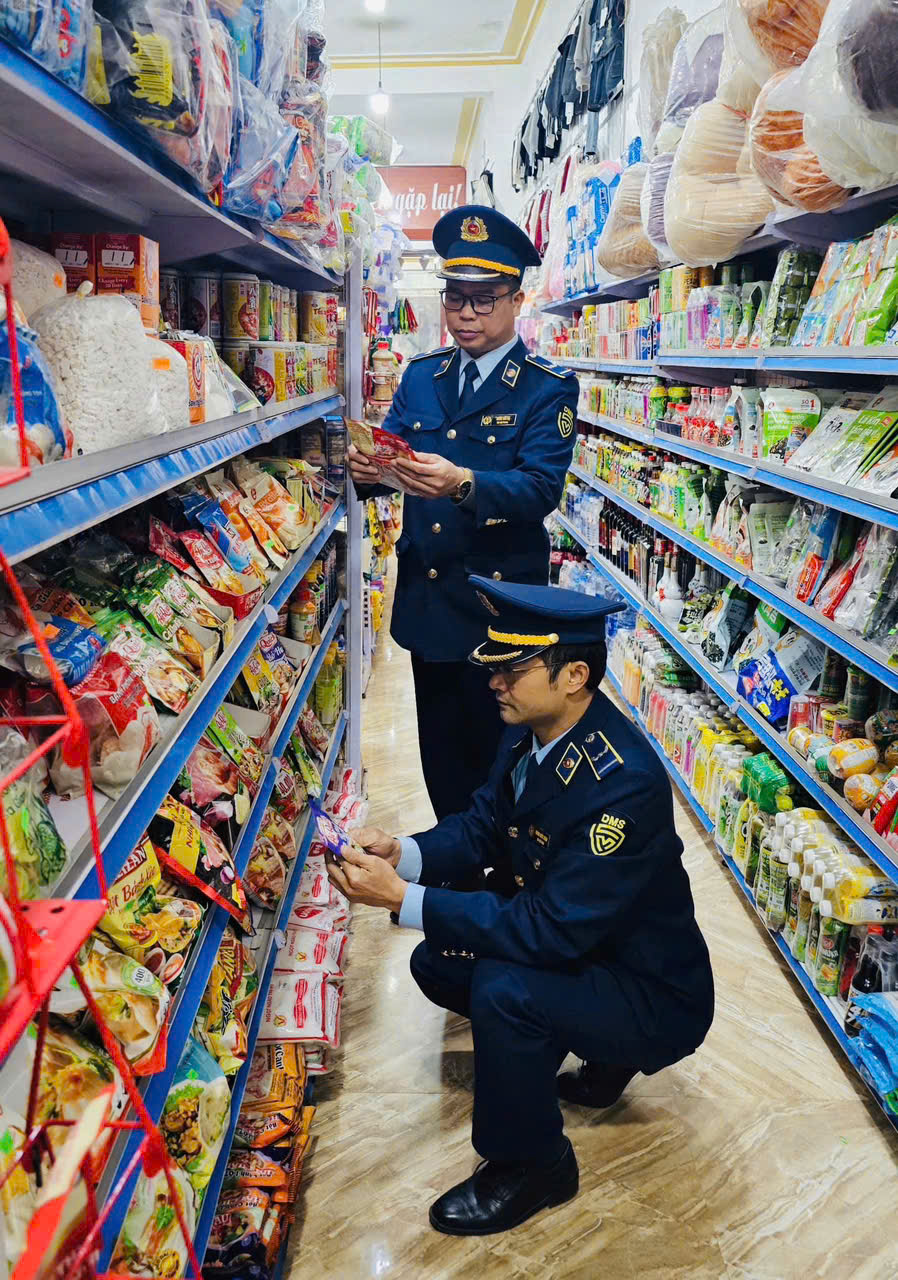 Lạng Sơn: Tăng cường kiểm so&aacute;t thị trường, xử l&yacute; gần 190 vụ vi phạm trong th&aacute;ng 2